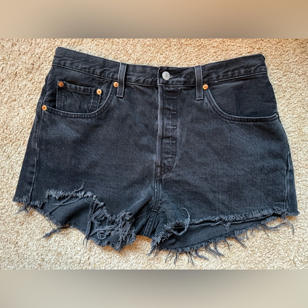 Levi's Shorts Women's button fly Black  Levi's 501 Shorts W31‎